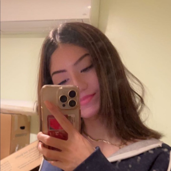 Meet your Posher, Charlise - Picture 1 of 1